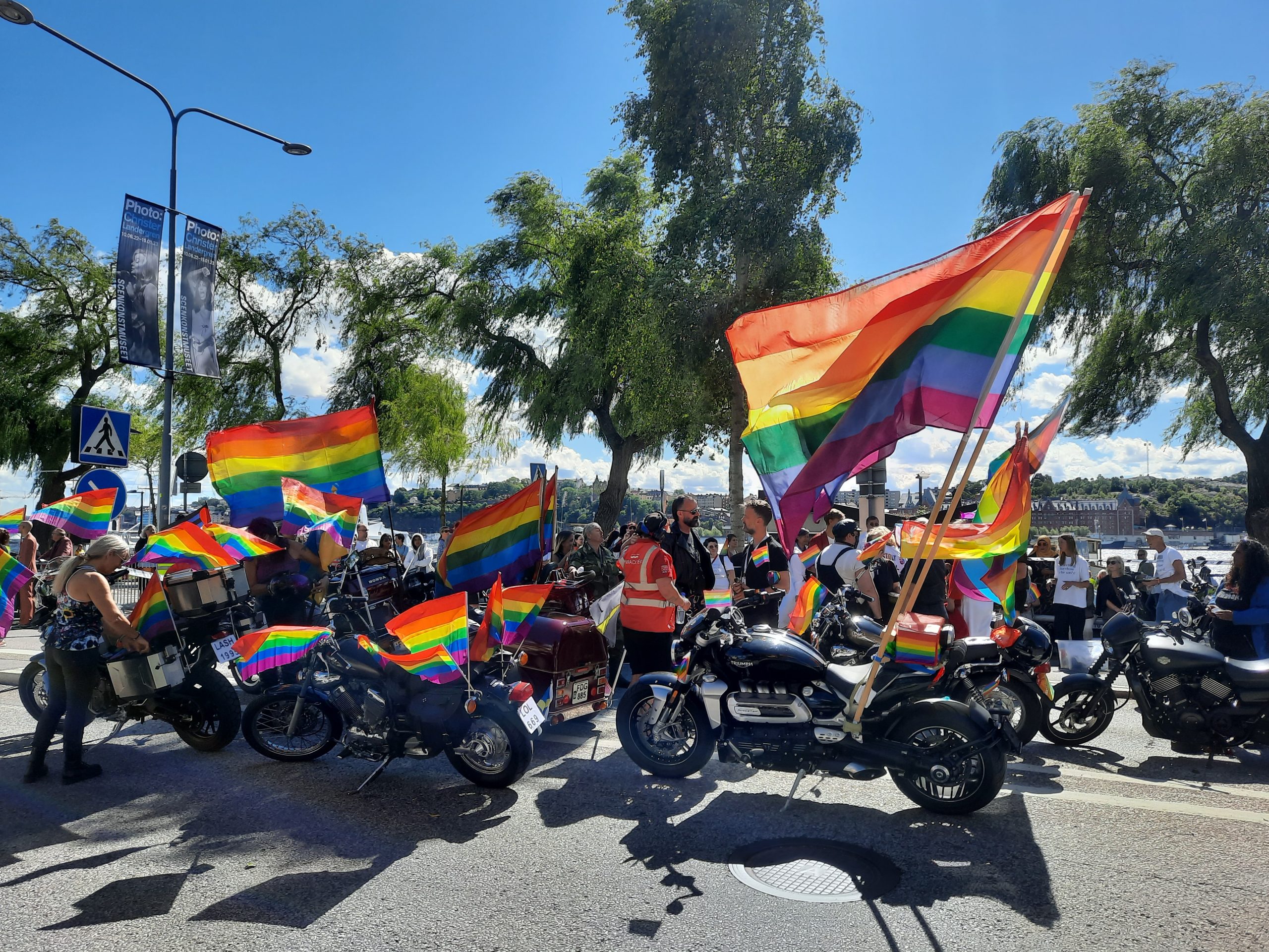 Евросоюз разочарован планами МВД Сербии запретить гей-парад в Белграде