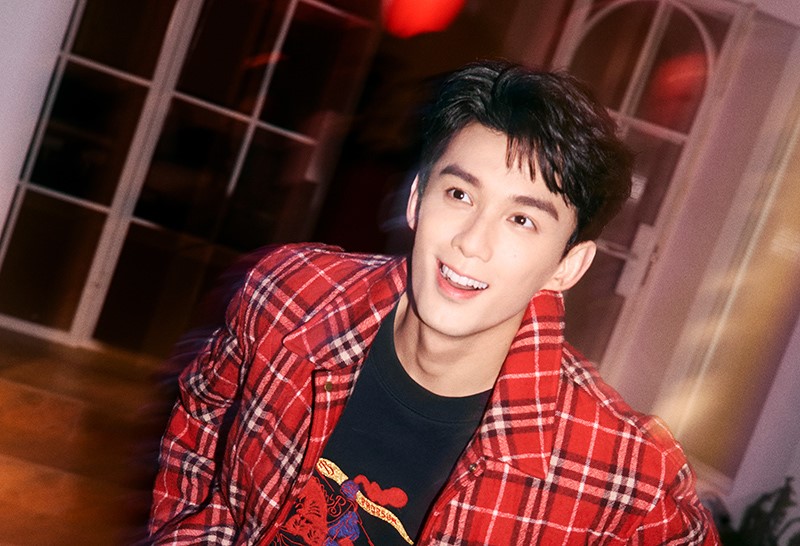 Компания Burberry отмечает Год Лошади