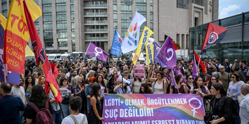 Турция начинает масштабные репрессии против ЛГБТ-сообщества Турция начинает масштабные репрессии против ЛГБТ-сообщества