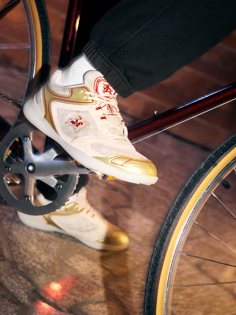 Компания Burberry отмечает Год Лошади