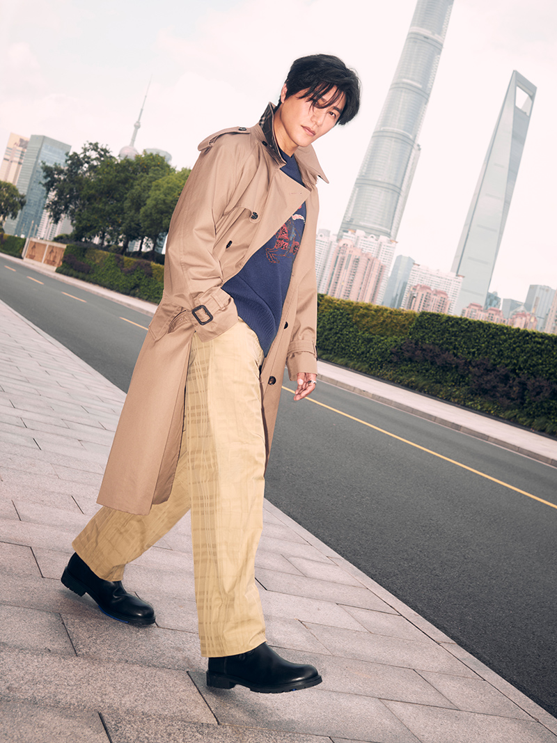 Компания Burberry отмечает Год Лошади