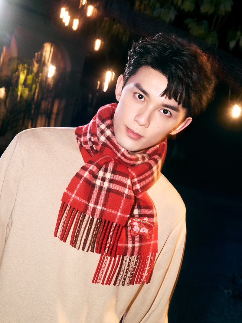 Компания Burberry отмечает Год Лошади