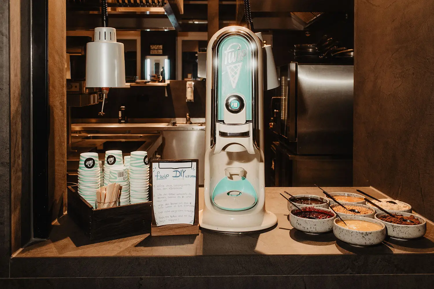 Стильное и душевное торжество в Мюнхене: осенняя гей-свадьба