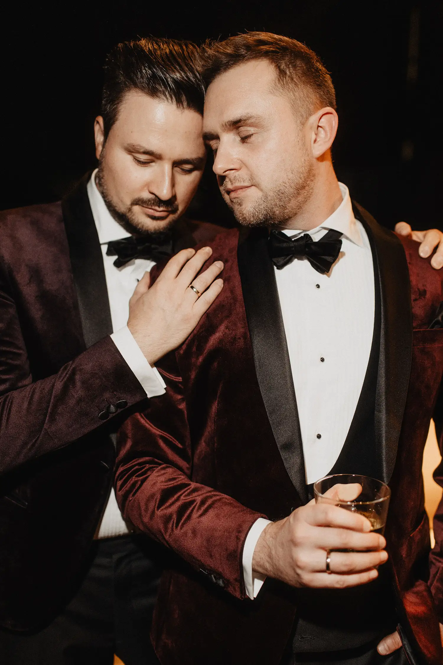 Стильное и душевное торжество в Мюнхене: осенняя гей-свадьба