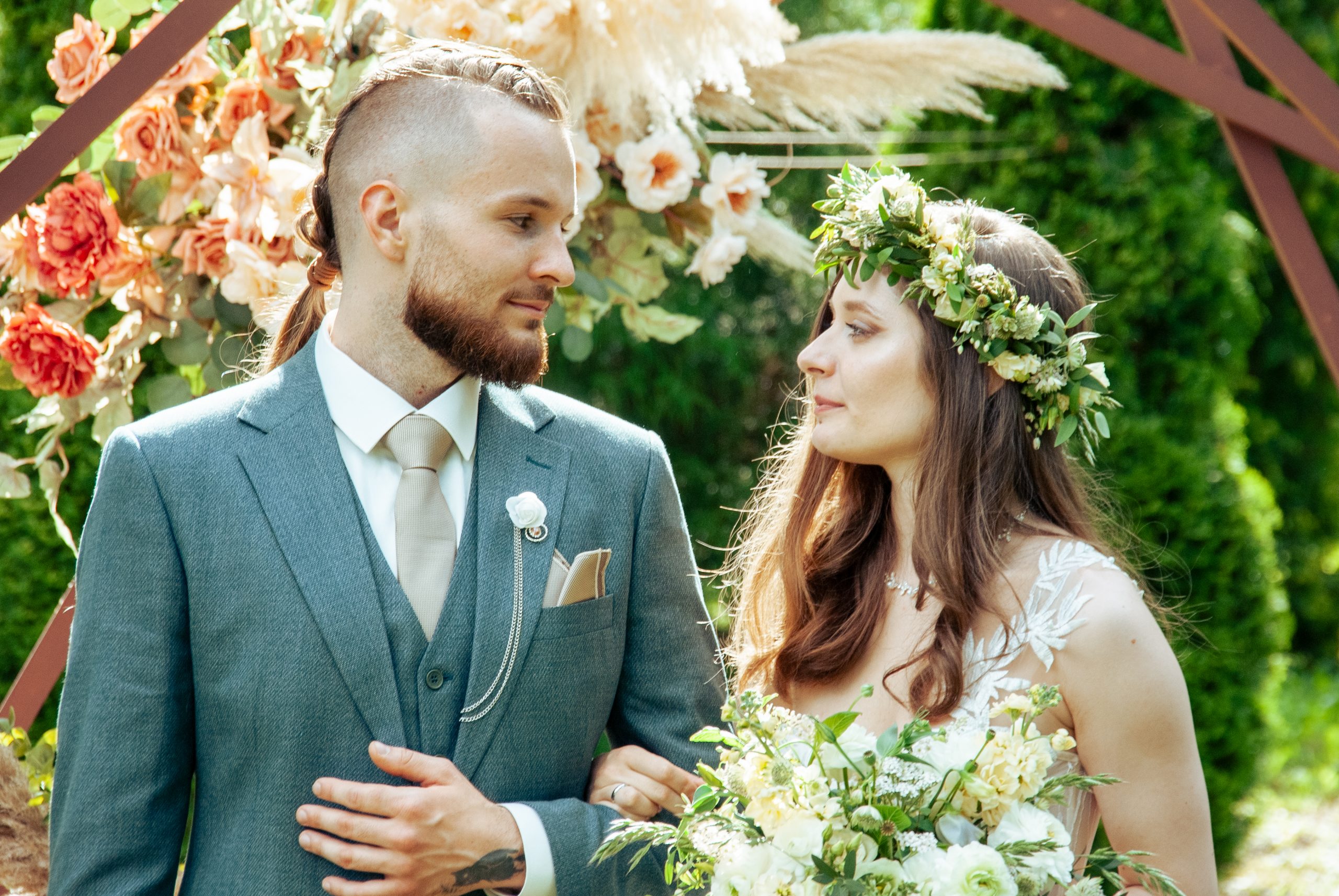 Я – пансексуальная небинарная персона, мой муж – бисексуальный мужчина