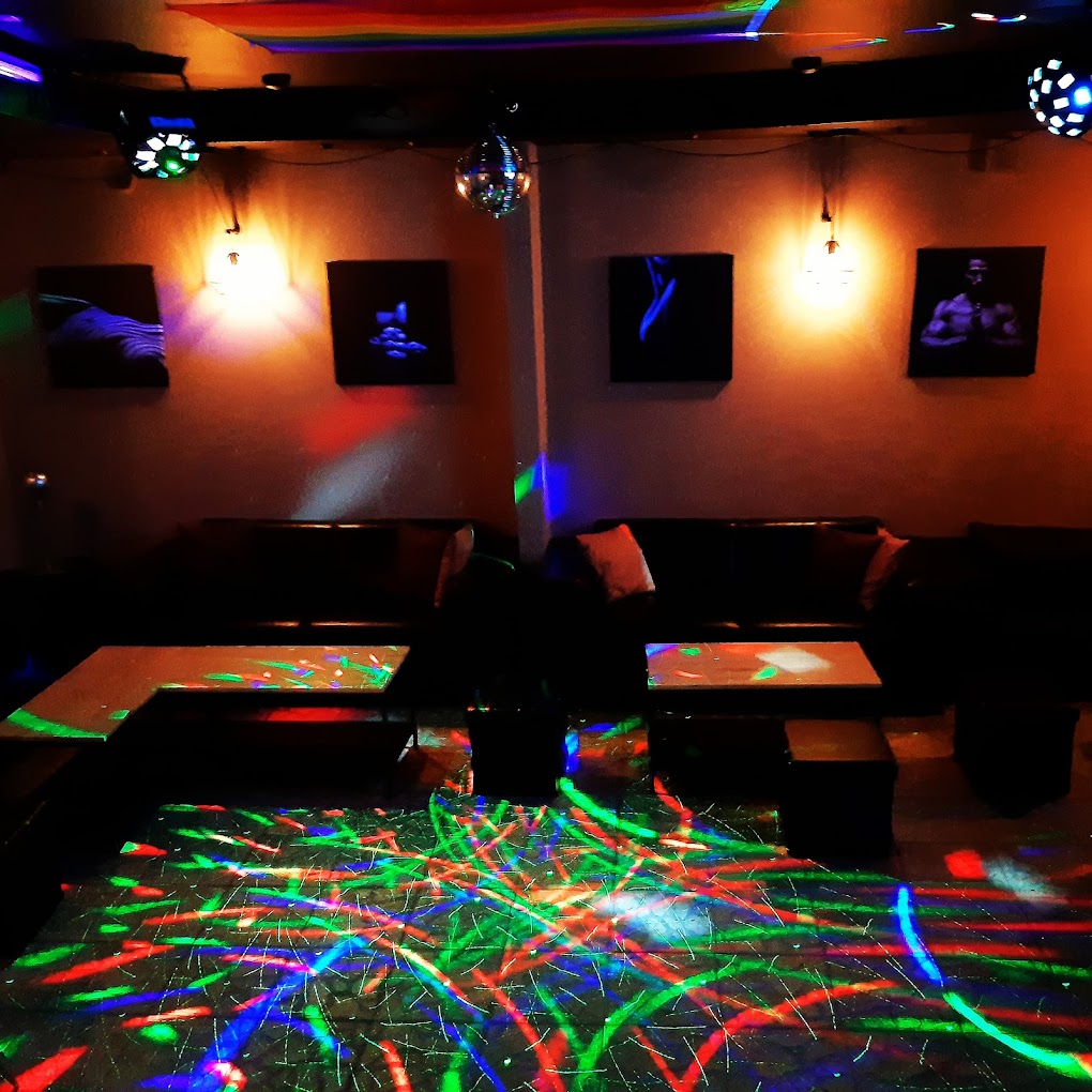 Гей-клубы и квир-места Вильнюса: где проходит ЛГБТК-ночь