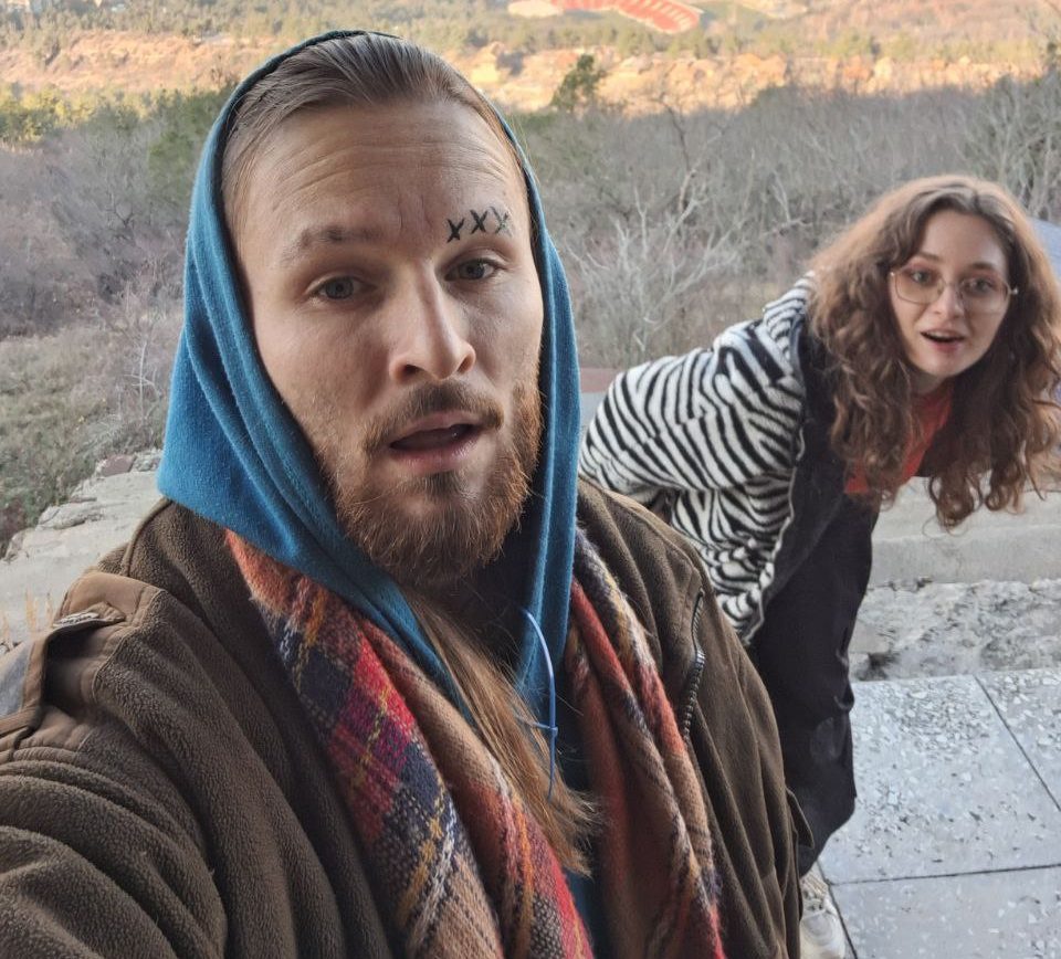 Я – пансексуальная небинарная персона, мой муж – бисексуальный мужчина