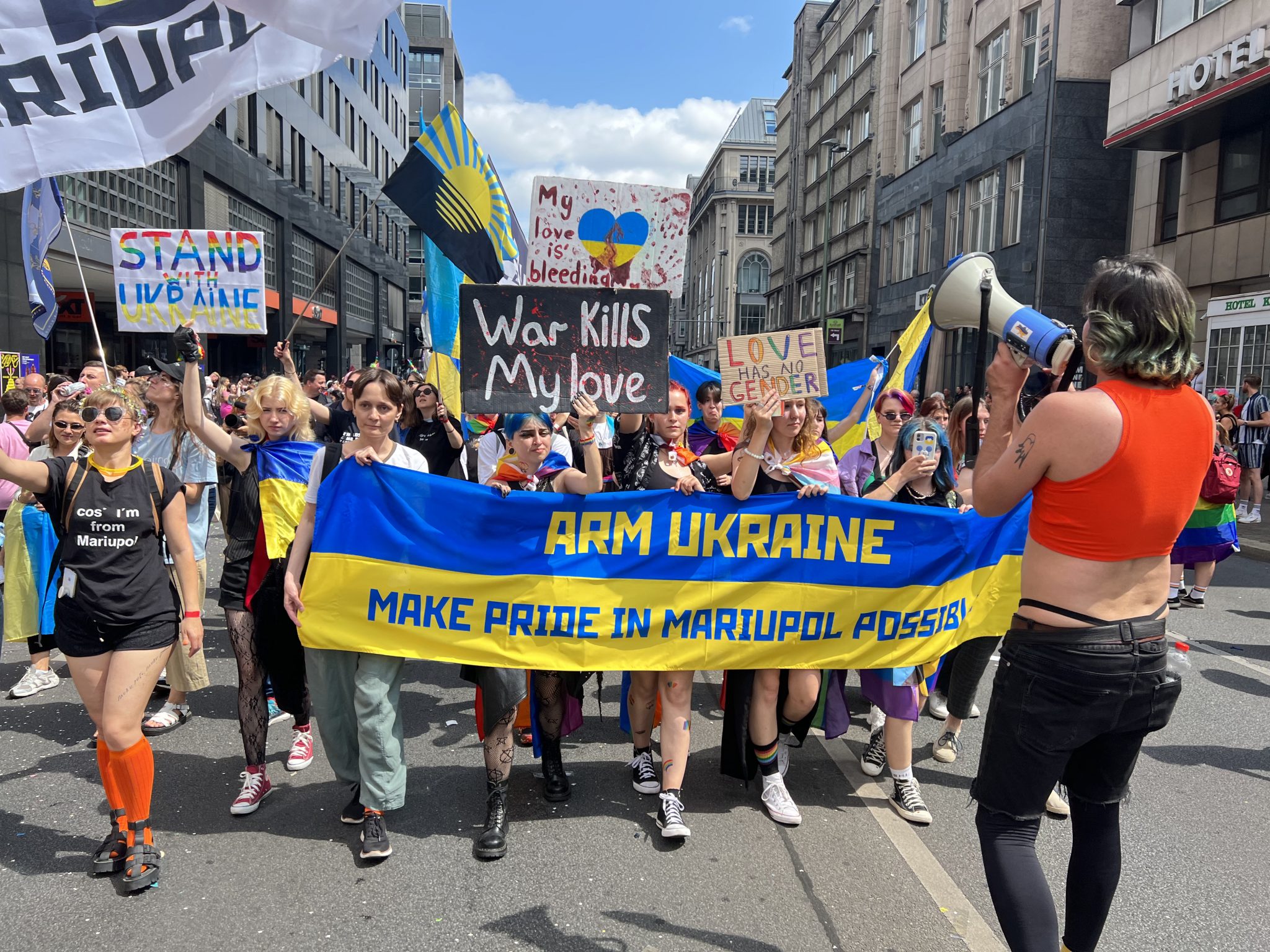 когда прошел гей парад на украине фото 3