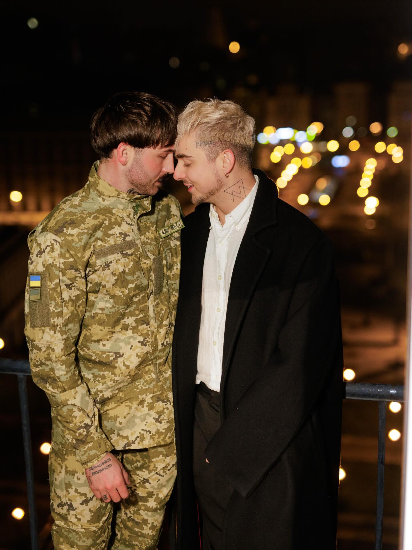 Украинский певец MELOVIN обручился с возлюбленным