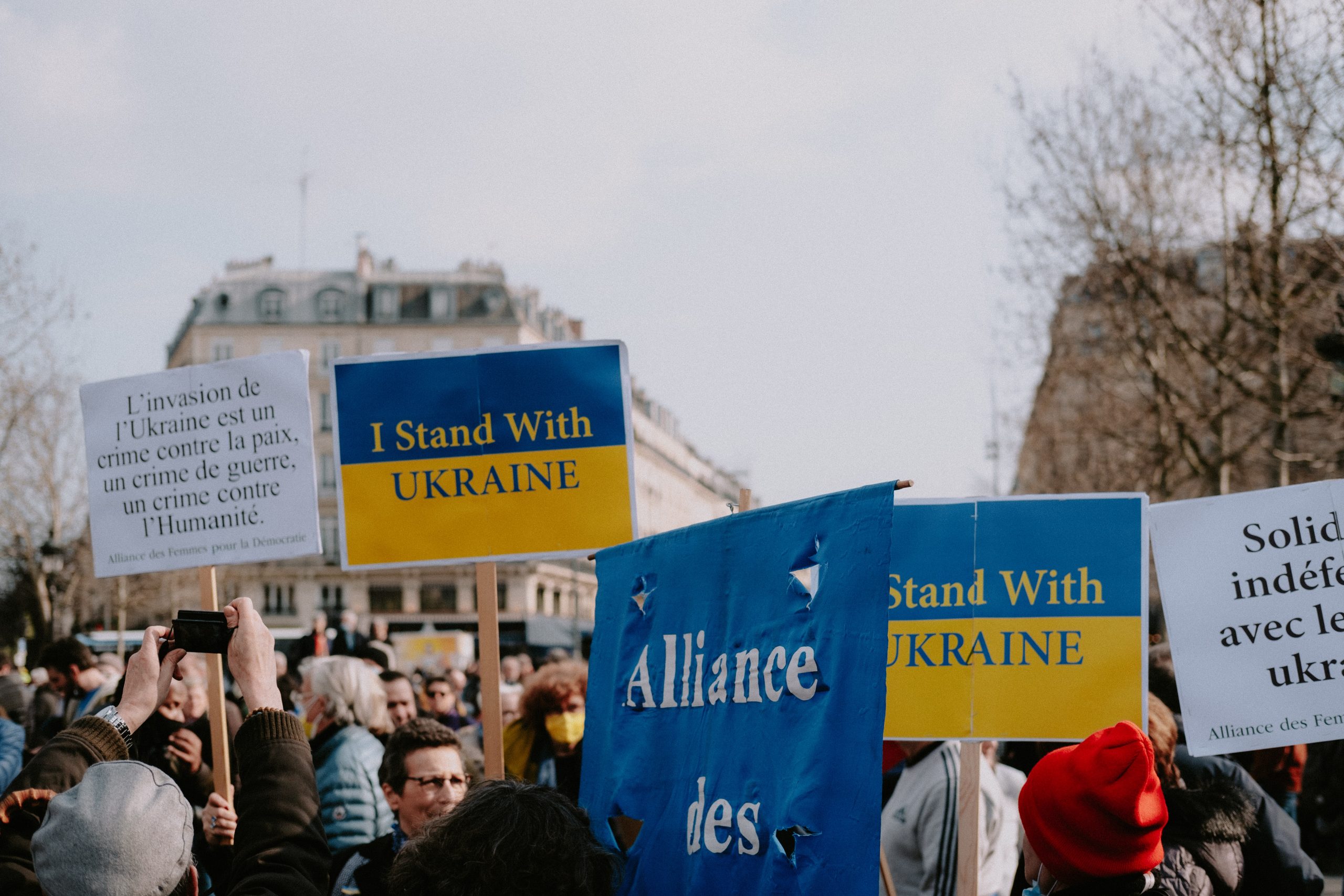 Незламні: ЛГБТ+движение в Украине. 2022