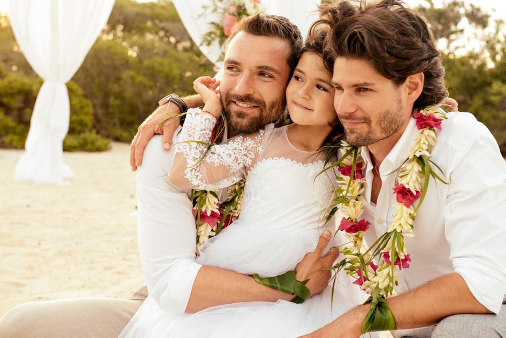 Прекрасная гей-свадьба на пляже в Муреа. Фоторепортаж