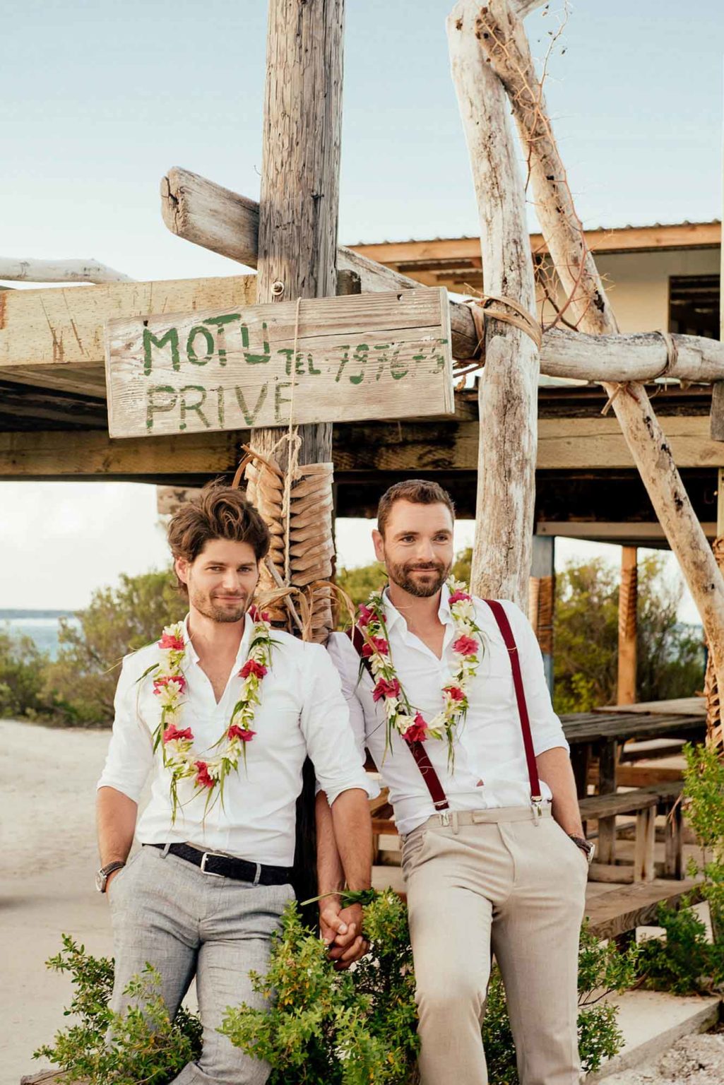 Прекрасная гей-свадьба на пляже в Муреа. Фоторепортаж