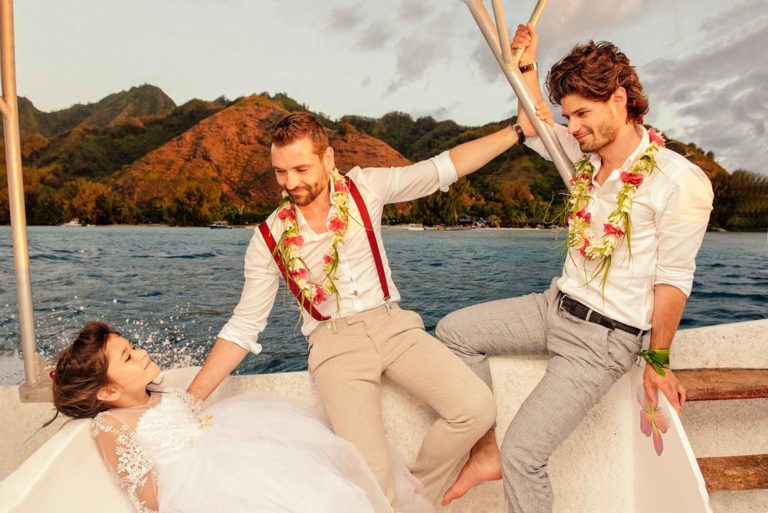 Прекрасная гей-свадьба на пляже в Муреа. Фоторепортаж